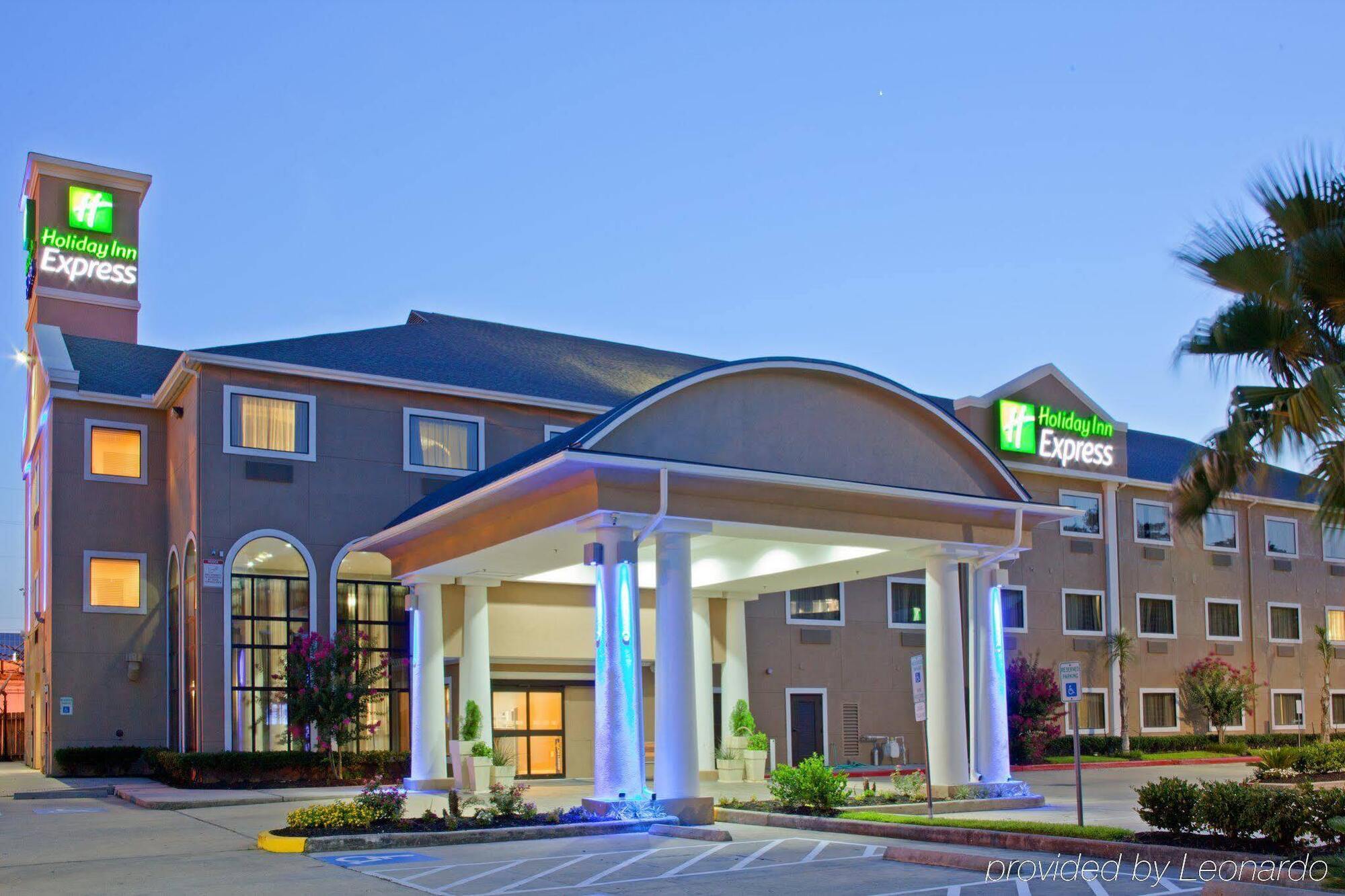 Holiday Inn Express Houston North-1960 Champions Area Louetta Exterior foto